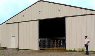 hinkbarnsm.jpg (11831 bytes)