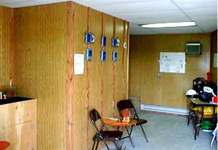 Features include a heated / air conditioned office & classroom (13762 bytes)